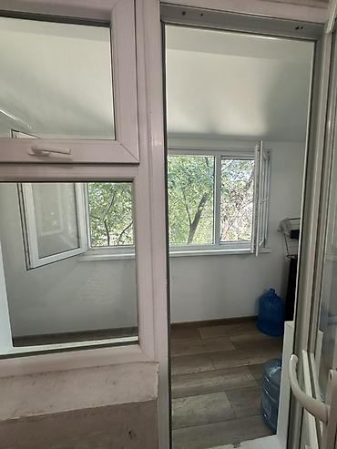 квартира 10мкр: 🏠 Продаётся 3-комнатная квартира в 10-м микрорайоне 📍 Адрес: район — 8