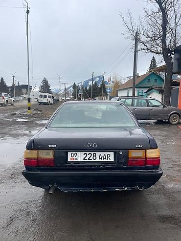 аудио касеты: Audi 100: 1988 г., 2 л, Механика, Бензин, Седан — 1