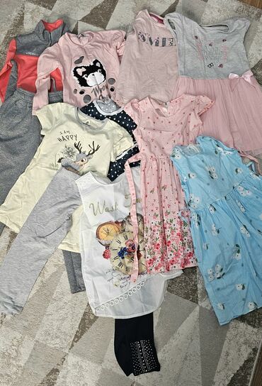 вещи на девочку 6 7 лет: Вещи на девочку 7 лет спортивный костюм, пижама, 4 платья, 2 кофты