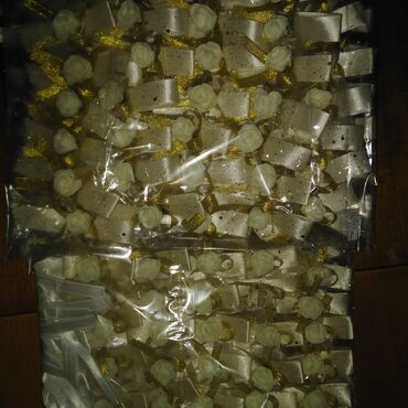 Svadbena oprema: Cvetna traka za kosu sa velom, idealna za posebne prilike. Traka je — 26