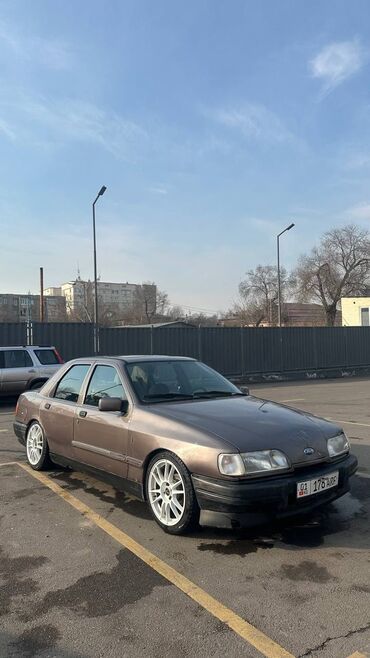 Ford: Ford Sierra: 1987 г., 2 л, Механика, Бензин, Седан