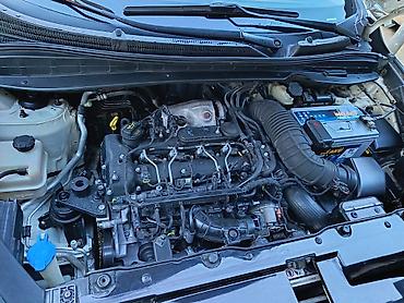 Hyundai: Hyundai ix35: 2 l | 2010 il Krossover — 12