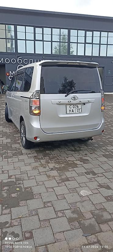 вокси ноах: Toyota Voxy: 2009 г., 2 л, Автомат, Бензин, Минивэн — 5