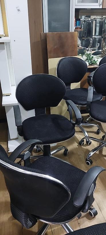 Другое: Kreslo. Masa, Oturacaqlar ofis məhsulları satılır kreslo 10 ədəd var — 2