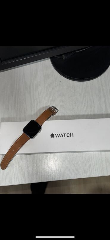 электронные чассы: Продаю Apple Watch SE (2-го поколения, 40 мм, Starlight) Состояние