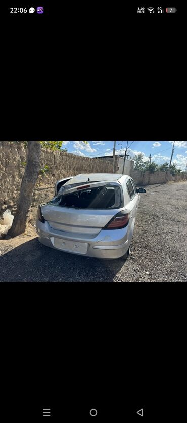 Opel: Opel Astra: 1.4 l | 2007 il 198639 km Sedan — 17