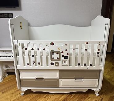 mebel satıram: Oğlan və qız üçün, İşlənmiş, Dördbucaq, Beşik, Dəstsiz, Matras ilə, Yellənmə mexanizmi ilə — 1