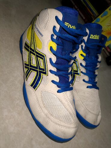 удобная обувь: Эркектердин кроссовкасы, 40, Asics, Колдонулган, түсү - Ак, Өзү алып кетүү, Акылуу жеткирүү