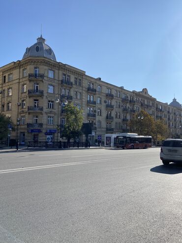 Köhnə tikili: Bakı, Kubinka, 3 otaqlı, Köhnə tikili, m. Nizami, 75 kv. m