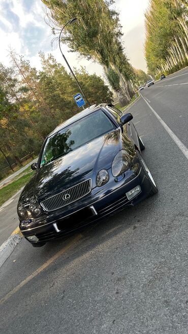 заднее стекло машины: Lexus GS: 2000 г., 3 л, Автомат, Бензин, Седан