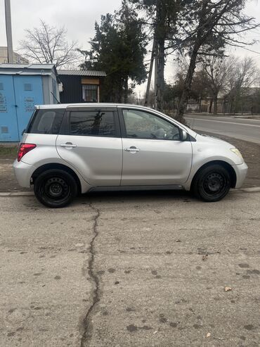 Toyota: Toyota ist: 2003 г., 1.3 л, Автомат, Бензин, Хэтчбэк