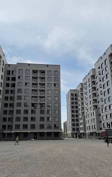 сдается квартира пол дома: 3 бөлмө, 77 кв. м, Элитка, 9 кабат, ПСО (өзү оңдоп түзөтүп бүтүү үчүн)