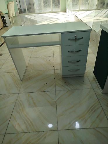 Masalar: Salon Masasidir islenmiyib 120 manat — 1