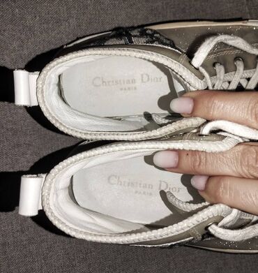 Women's Sneakers and athletic shoes: 37.5 na lalafo.rs — 4 Women's Sneakers and athletic shoes: 37.5 — 4