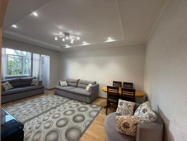 срочно продаётся 1 комнатная квартира в районе ошского рынка по улице молодая гвардия токтогула: 2 комнаты, 50 м², 105 серия, 2 этаж, Косметический ремонт