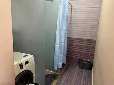 Digər kommersiya daşınmaz əmlakı: Neftçilər metrosunun yaxınlığında, ümumi sahəsi 174 kv/m olan, 4 — 12