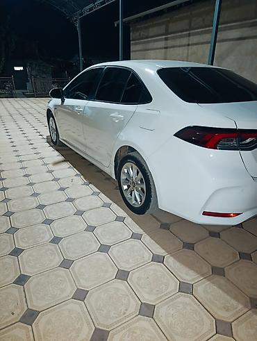 bronco машина: Toyota Corolla: 2020 г., 1.8 л, Вариатор, Гибрид, Седан — 5