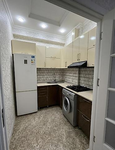 bakida satilan evler: Salam, Mənzil Xırdalanda mərkəzdə At heykəlinin yanında Sürət qatarına — 6