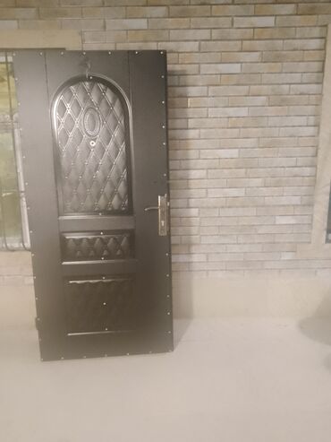 ag qapi modelleri: Metall giriş qapıları – 3 ədəd - Material: tam metal konstruksiya