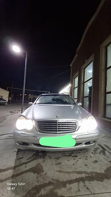 Mercedes-Benz C 320: 3.2 l | 2000 il Sedan