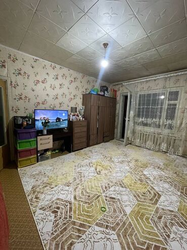 сдается квартира рынок мадина: 3 комнаты, 60 м², 105 серия, 1 этаж, Старый ремонт