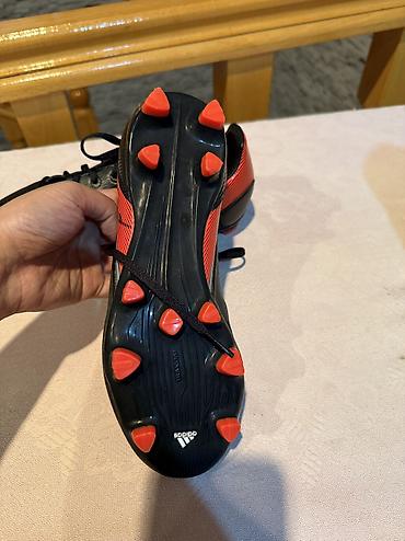 Кроссовки и спортивная обувь: Orjinal adidasdır 
30 nömre ölçüsüdür
Heç geyinilmeyib — 1