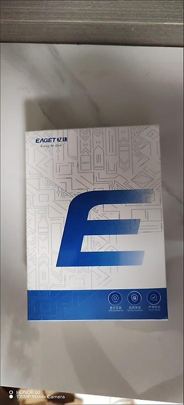 EAGET — многофункциональный внешний аккумулятор с встроенными кабелями