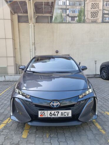 veshhi norm: Toyota Prius: 2018 г., 1.8 л, Вариатор, Электромобиль, Хэтчбэк