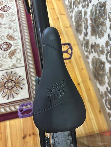 zigzag velosiped: Dağ velosipedi – detallı təsvir - Amortisator: Hava tənzimləməli ön — 8