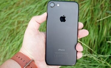 Apple iPhone: IPhone 7, Черный, Отпечаток пальца