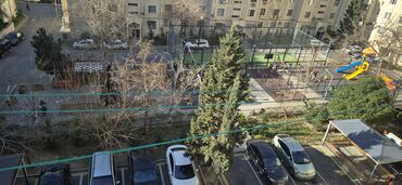 Bu mənzil yaşayış üçün rahat və əlverişli şərait təklif edir. Geniş