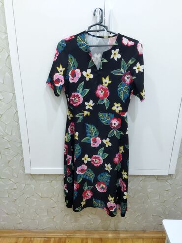 Gündəlik donlar: Bütün geyimlər S olcudur. hamısı çox az geyinilib. her biri 5 azn — 5