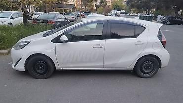 Toyota Aqua Taksi braxlişi var depozit 200 manat gundelik 35 manat lalafo.az -da Toyota Aqua Taksi braxlişi var depozit 200 manat gundelik 35 manat