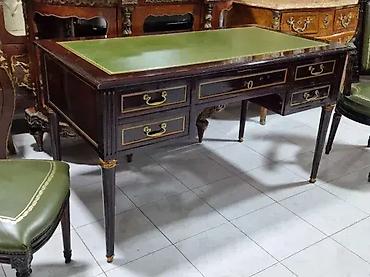 dupli lavabo sa ormaricem: Stilski pisaći sto 🪑 Sto u dobrom stanju 💰 Cena za sto: 1050€ — 5