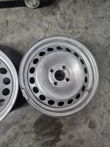 Disk təkərlər: İşlənmiş Disk Renault R 15, 4 Boltlu