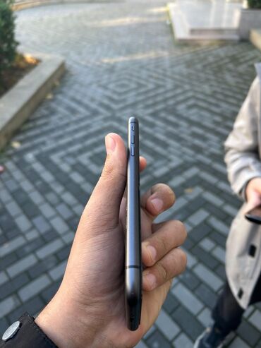 Apple iPhone: IPhone 11, Space Gray, Face ID — 3