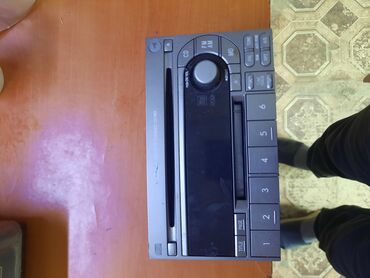 автомагнитола с выдвижным экраном: Автомагнитола Clarion PF-4098D-C (OEM) - Формат: штатная
