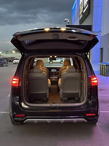 Kia: Kia Carnival: 2019 г., Минивэн — 3