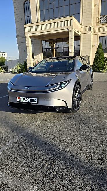 Toyota bZ5: 2026 г., Электромобиль, Лифтбек