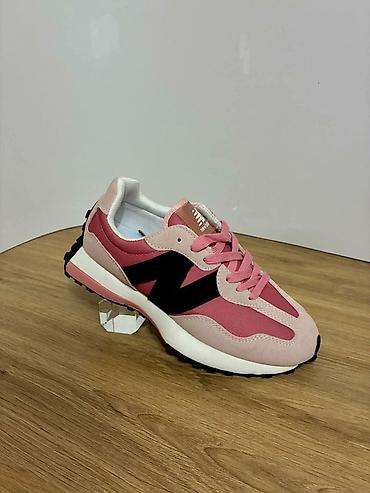 Patike: New Balance Clasic
3600
 36-41
K💜 — 1