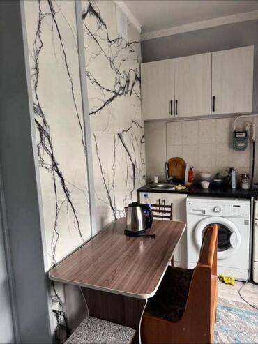 однокомнатные квартиры на сутки: 1 комната, 34 м², 105 серия, 3 этаж, Косметический ремонт