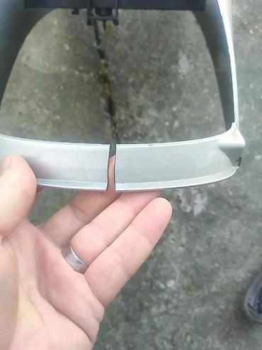 Delovi enterijera: KONZOLA SREBRNA FIAT PUNTO | Donji deo napukao na dva tri mesta al — 3