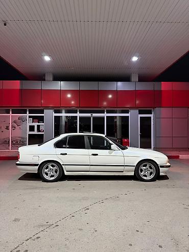 c class w204: BMW 5 series: 1990 г., 3 л, Бензин, Седан — 2