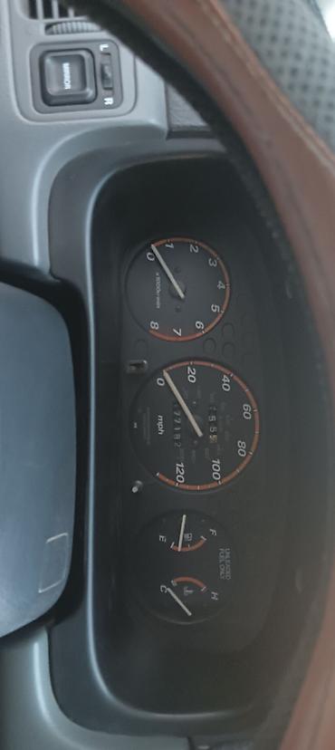 крыло на фит: Honda CR-V: 1998 г., 2 л, Механика, Бензин, Универсал — 8