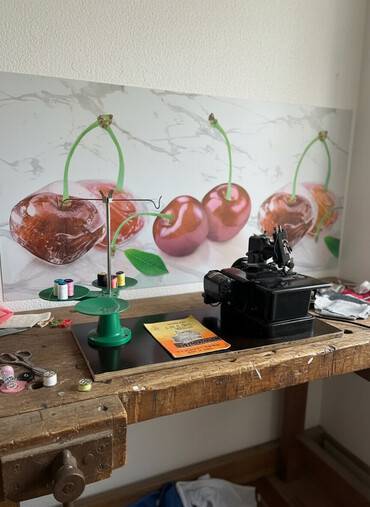 Швейные машины: Швейная машина Chayka, Оверлок, Полуавтомат — 1