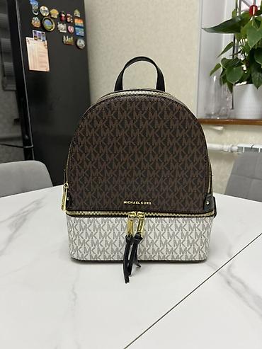 Рюкзаки: Рюкзак Michael Kors, модель в фирменном монограмном канвасе MK — 1
