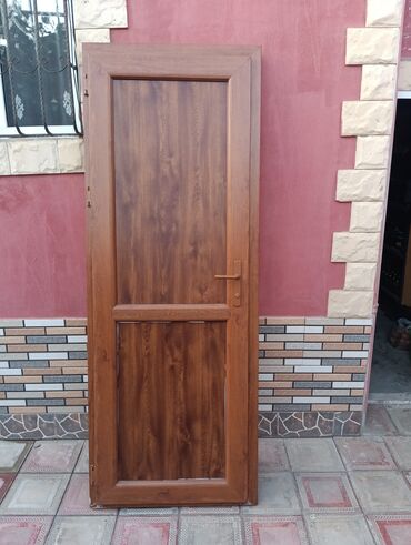 Tavan: Qapi pladik