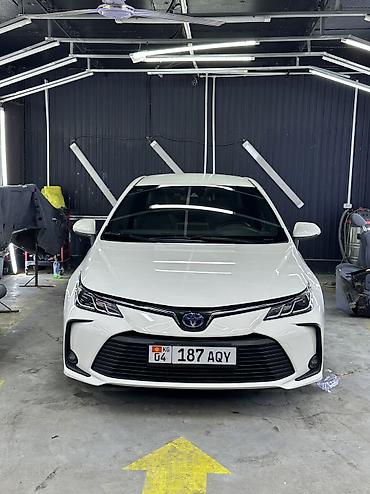 ev: Toyota Corolla: 2022 г., 1.8 л, Вариатор, Гибрид, Седан — 1
