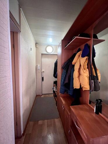 Офисы: 3 комнаты, 58 м², 104 серия, 4 этаж, Косметический ремонт
