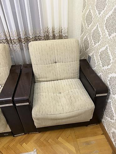 duru yag: Qonaq otağı üçün yumşaq mebel dəsti Tərkibi: - 1 ədəd geniş divan - 2 — 3